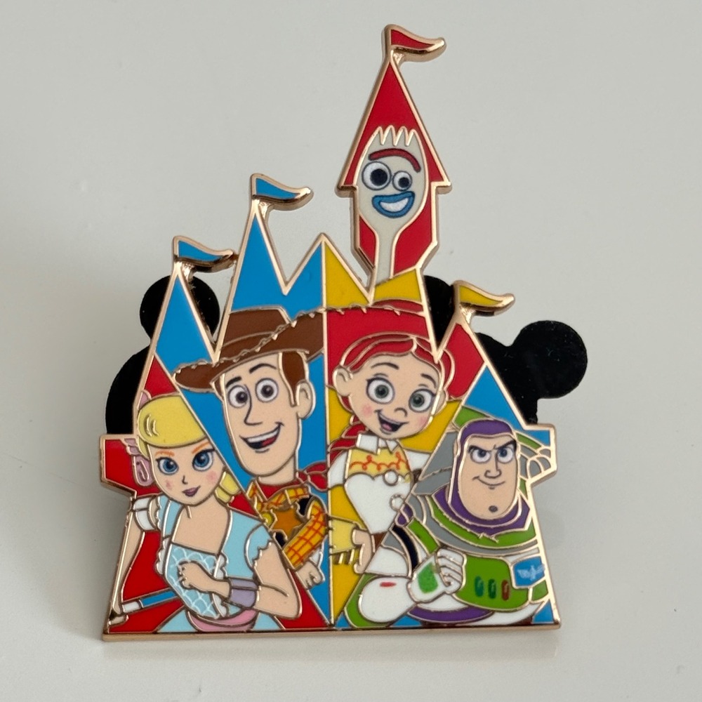 Disney Parks Toy Story Castle Pin Woody Buzz Jessie Bo Peep Forky 2022 Trading